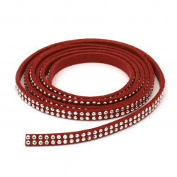 Велурена лента червена 5x2 мм с алуминиеви кабошони кръг -1 метър