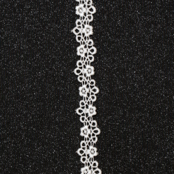Strip of Crocheted Lace with Floral Pattern / 15 mm / White - 1 meter