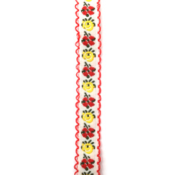 Panglică decorativă de pasmanterie 16 mm, albă cu flori galbene și roșii și frunze verzi - 5 m