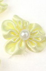 Λουλούδι σατέν 23 mm απαλό κίτρινο με πέρλα -10 τεμάχια