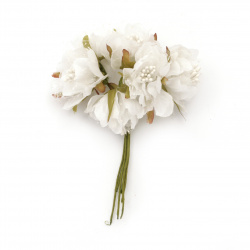 Λουλούδια λευκά 50x120 mm από ύφασμα και οργάντζα -6 τεμάχια ανά ματσάκι