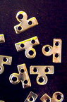 Metal divider with two holes and ear 7x8 5 mm color -50 pieces