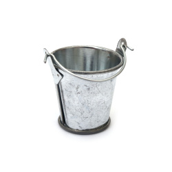 Adorable Mini Metal Decorative Bucket – Tiny Yet Stylish Accent for Home or Party Decor – 32~34x30~32x22~25 mm