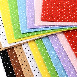 Stoc epuizat. Primeste notificare pe email cand produsul revine in stoc Pâslă 1 mm 30x30 cm Puncte de ștampilă asortate -1 bucată