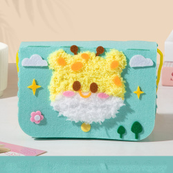 Creative DIY Children’s Felt Bag – Blue with Giraffe Design for Fun Crafting