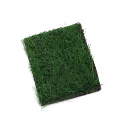 Изкуствена трева върху основа 120x100 мм тип пано подходяща и за декорация