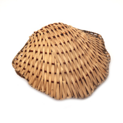 A woven basket for decoration in the shape of a clamshell, made of light wood, 250x190x100 mm