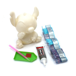 Пластмасова касичка за облепяне с диаманти 15x13x10 см -извънземно